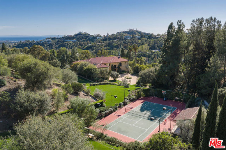 6 Bed Home for Sale in Los Angeles, California