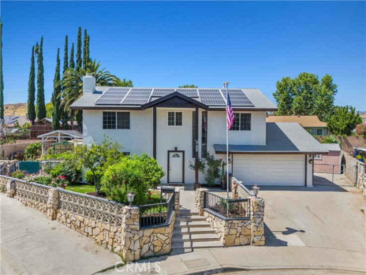 6 Bed Home for Sale in Saugus, California