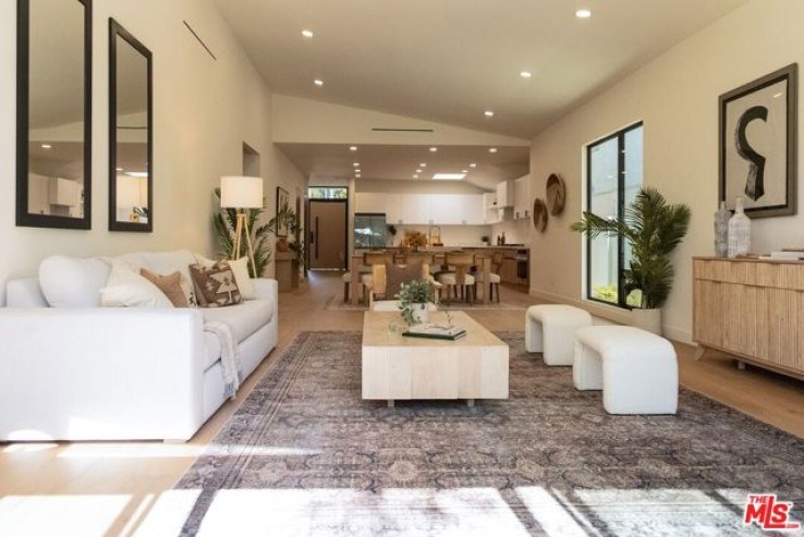 Residential Home in Sherman Oaks