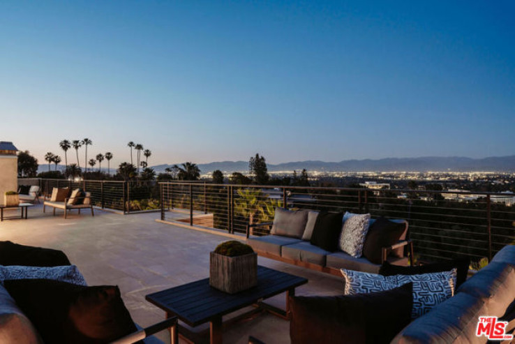 5 Bed Home for Sale in Encino, California