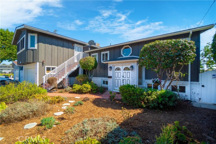 5 Bed Home for Sale in El Segundo, California