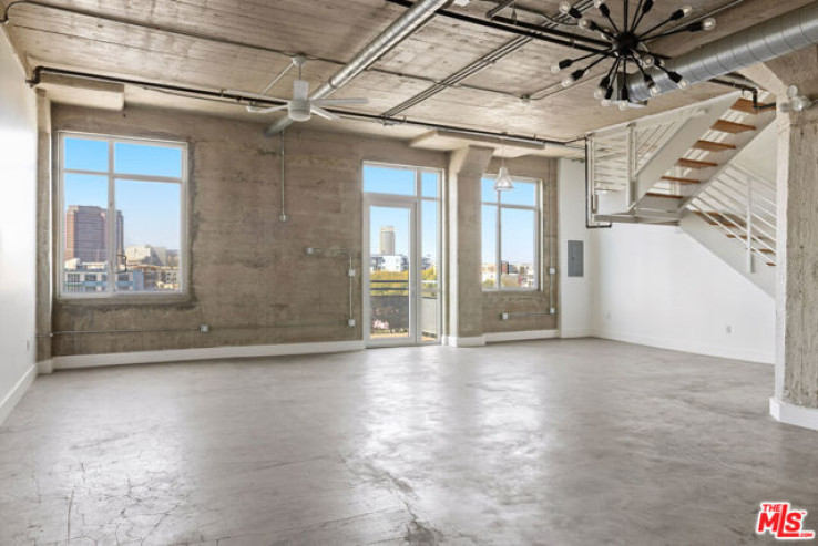 1 Bed Home for Sale in Los Angeles, California