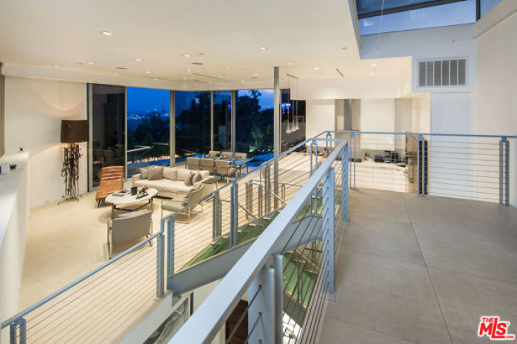 Residential Home in Sunset Strip - Hollywood Hills West