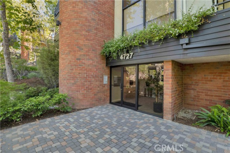 2 Bed Home for Sale in Encino, California