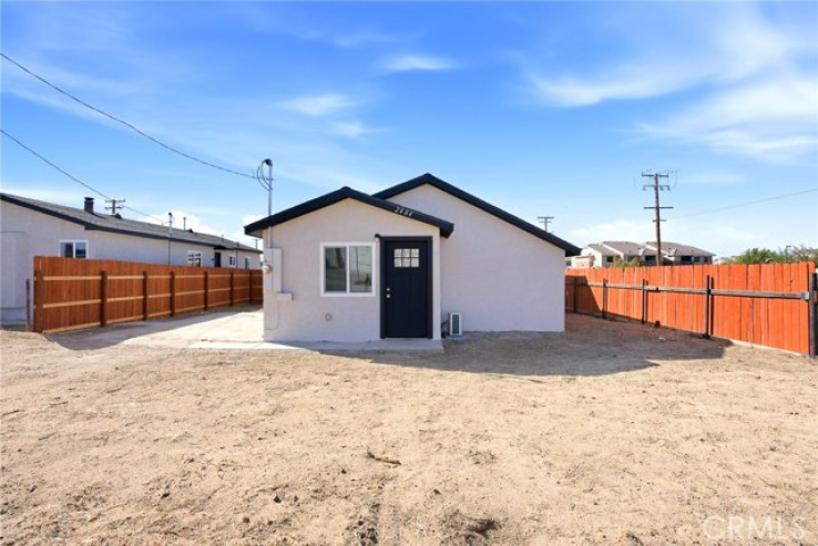 2 Bed Home for Sale in Mojave, California