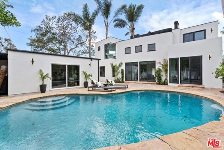 5 Bed Home for Sale in Culver City, California