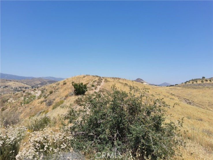 Land in Agua Dulce