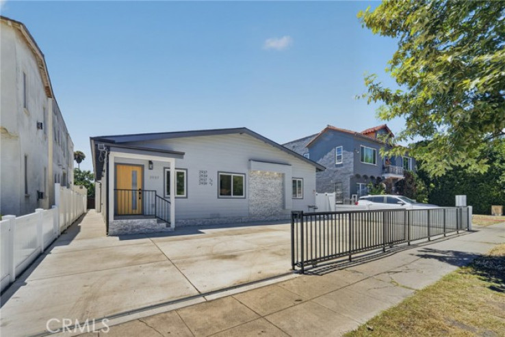 12 Bed Home for Sale in Los Angeles, California