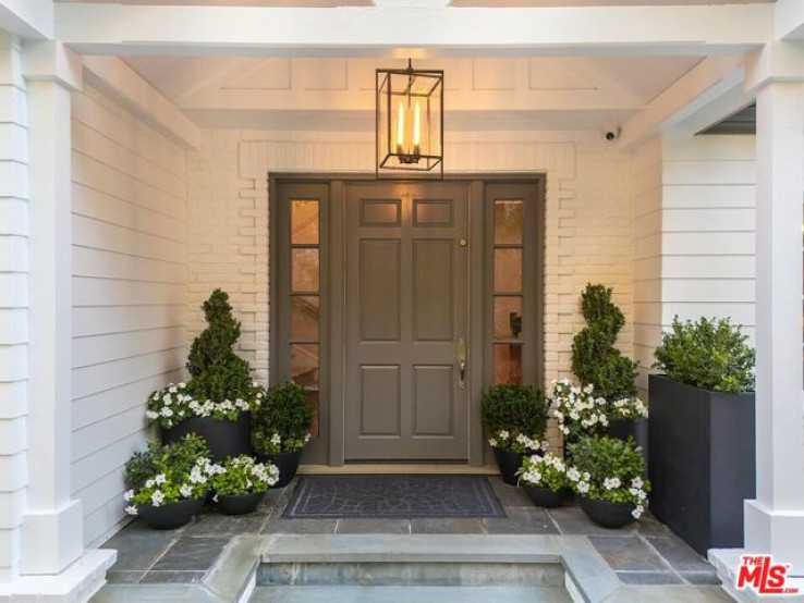 5 Bed Home for Sale in Los Angeles, California