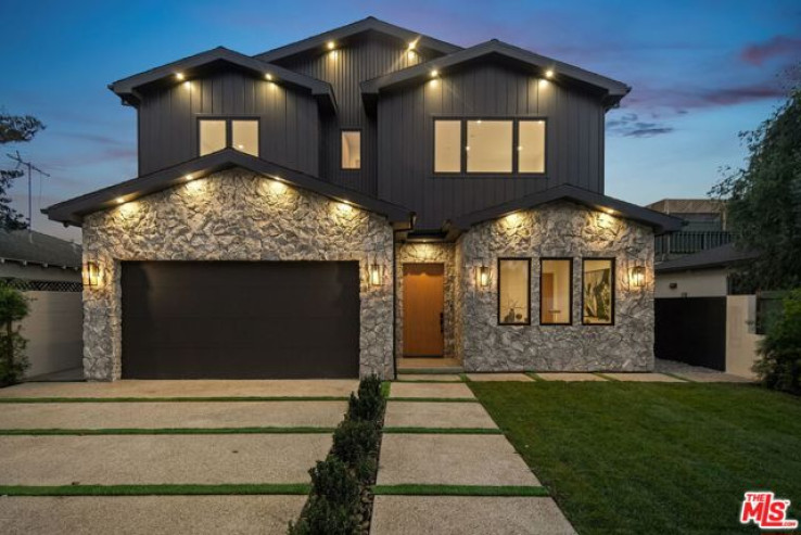 5 Bed Home for Sale in Los Angeles, California