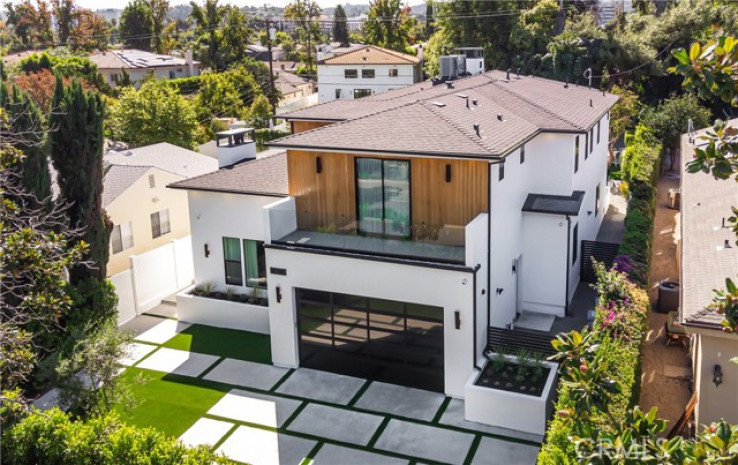 5 Bed Home for Sale in Encino, California