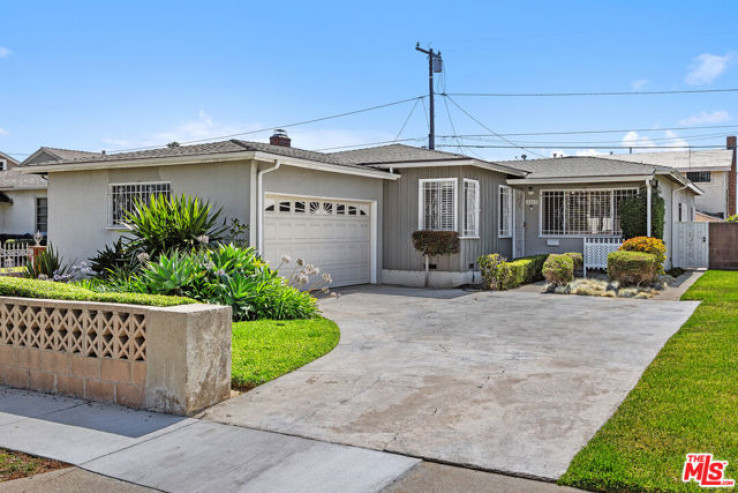4 Bed Home for Sale in Hawthorne, California