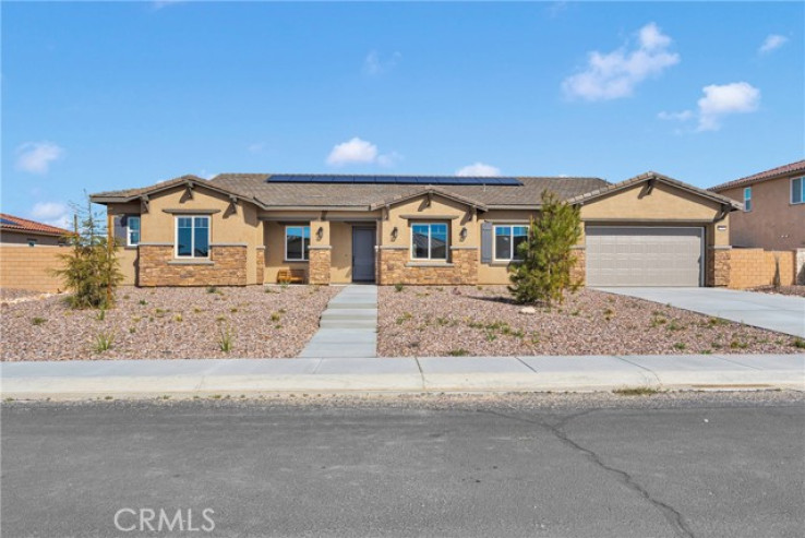5 Bed Home for Sale in Apple Valley, California