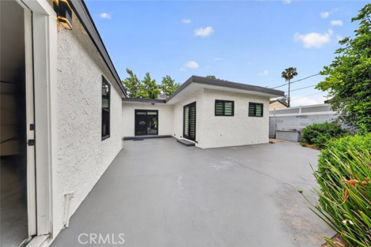 3 Bed Home for Sale in Sun Valley, California