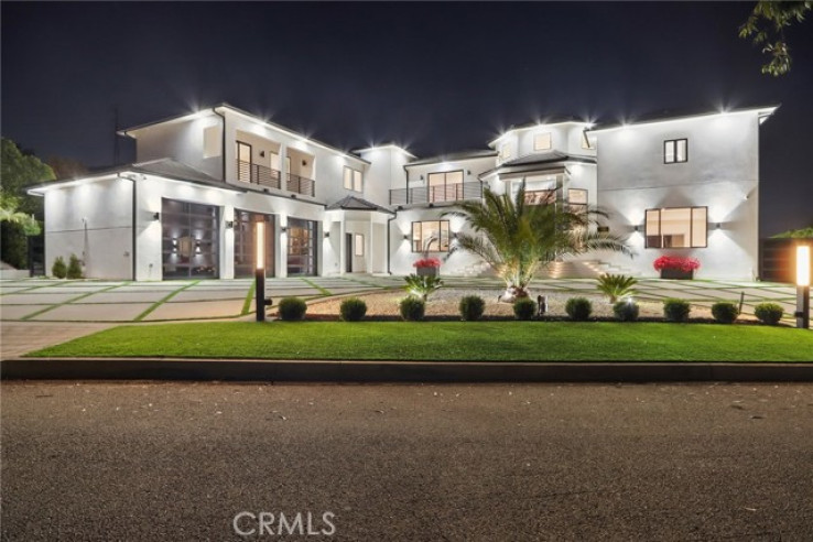 5 Bed Home for Sale in Shadow Hills, California