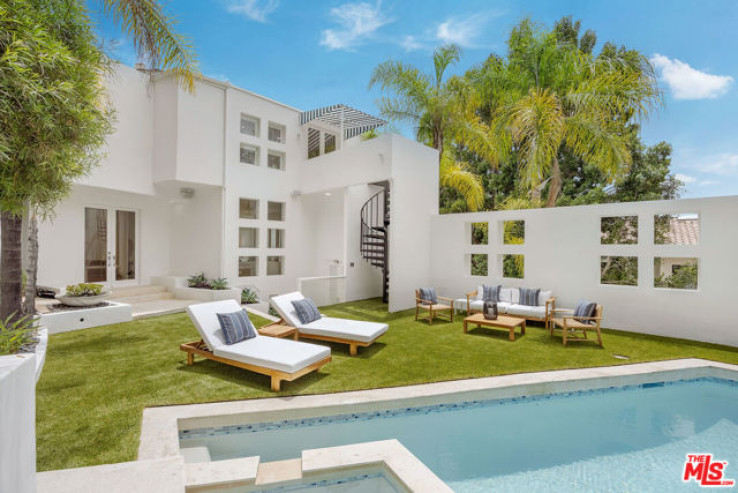 Residential Home in Sunset Strip - Hollywood Hills West