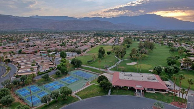 Residential Home in North Palm Desert
