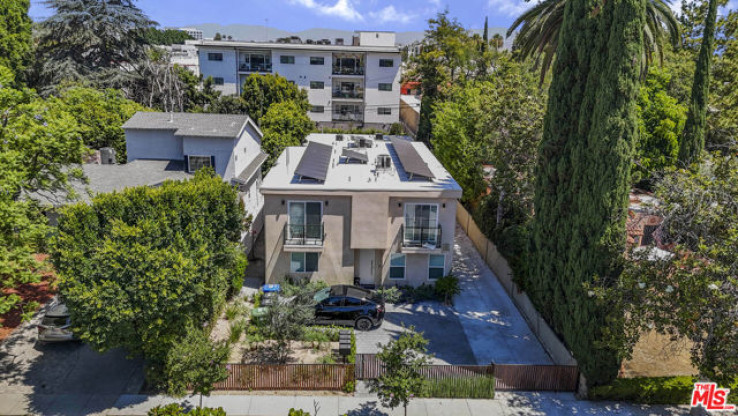 Residential Income in Toluca Lake