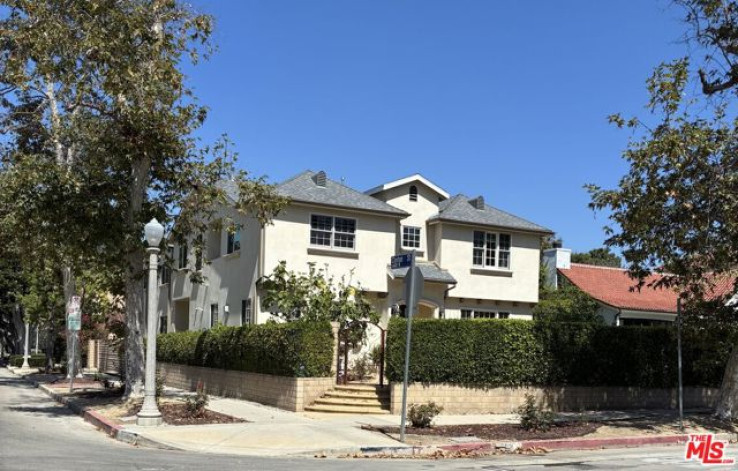 Residential Home in Hancock Park-Wilshire