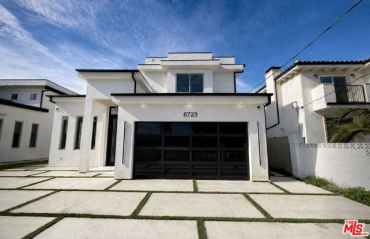 5 Bed Home for Sale in Van Nuys, California