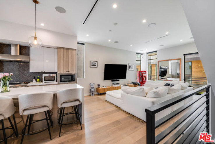 4 Bed Home for Sale in Studio City, California