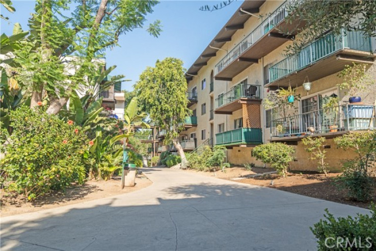 1 Bed Home for Sale in Encino, California