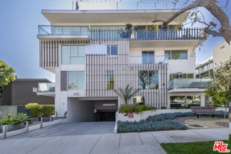 Residential Home in West Hollywood Vicinity