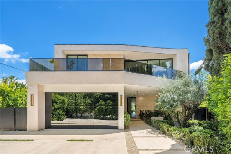 6 Bed Home for Sale in Encino, California