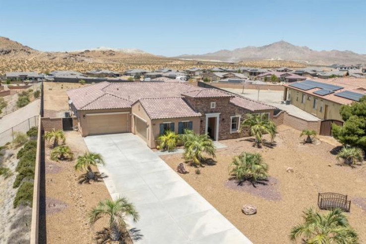 3 Bed Home for Sale in Apple Valley, California