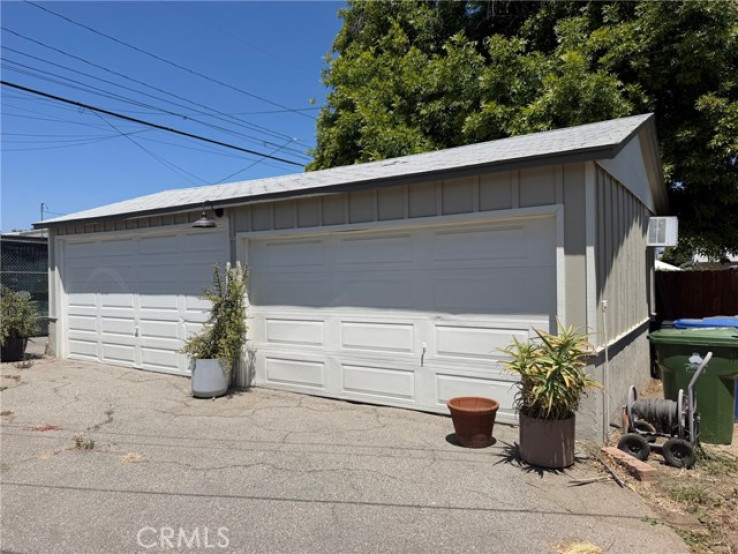 Residential Income in Granada Hills