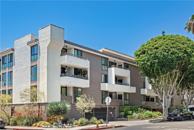 Residential Home in West Hollywood Vicinity