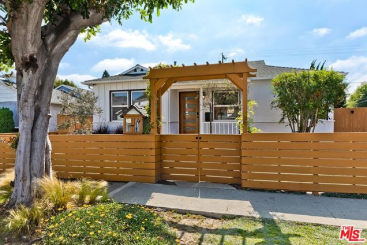 4 Bed Home for Sale in Culver City, California