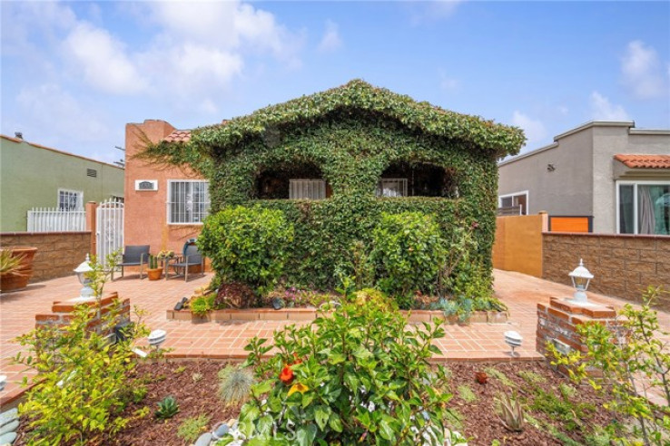 3 Bed Home for Sale in Los Angeles, California