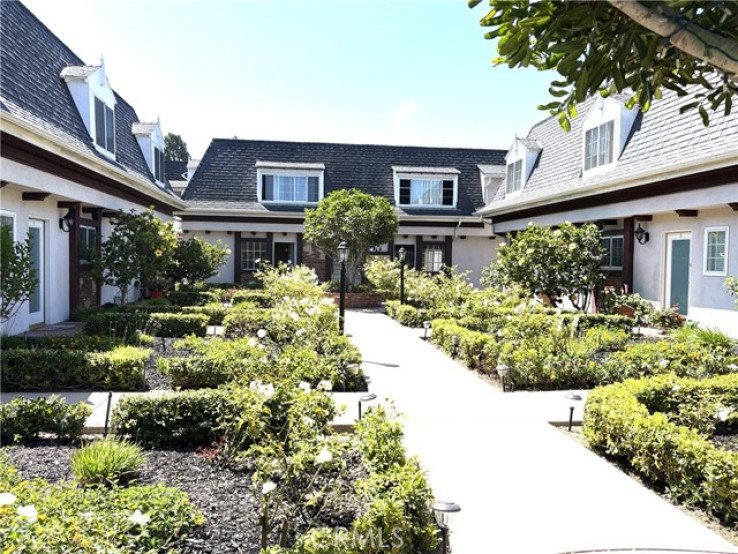Residential Home in Playa Del Rey