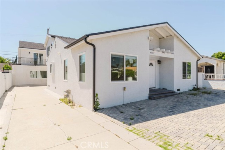 6 Bed Home for Sale in North Hollywood, California