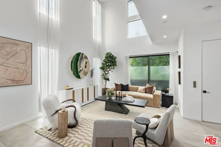 3 Bed Home for Sale in Los Angeles, California