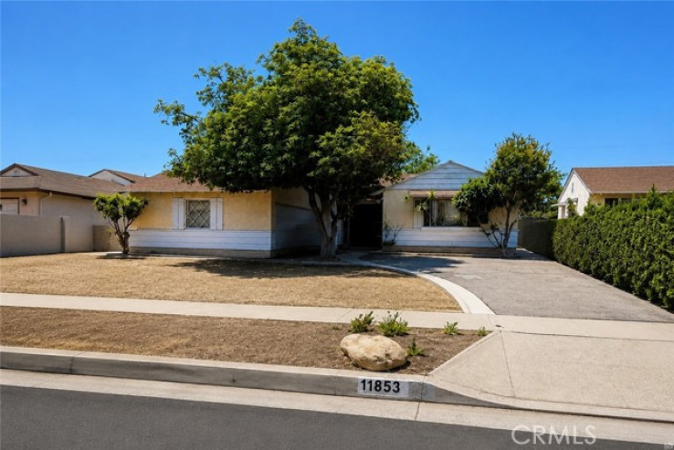 4 Bed Home for Sale in San Fernando, California