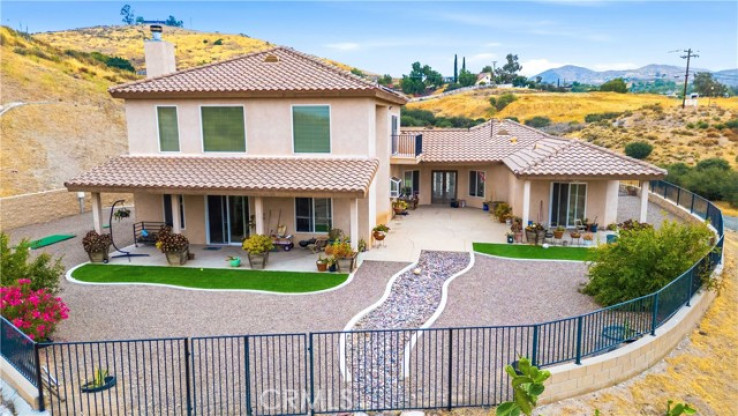 4 Bed Home for Sale in Agua Dulce, California