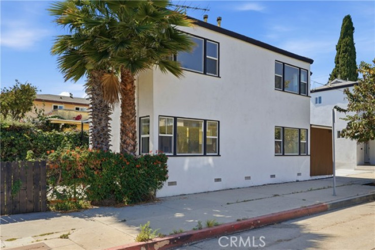 Residential Home in Hollywood