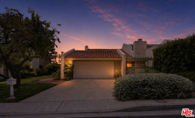 Residential Home in Bel Air - Holmby Hills