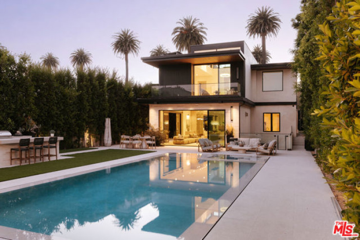 6 Bed Home for Sale in Santa Monica, California