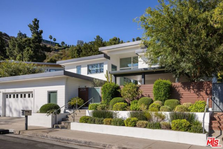 5 Bed Home for Sale in Los Angeles, California
