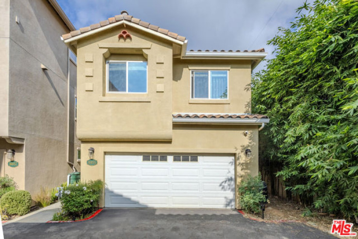Residential Home in Lake Balboa