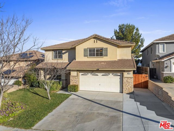 Residential Home in North Castaic