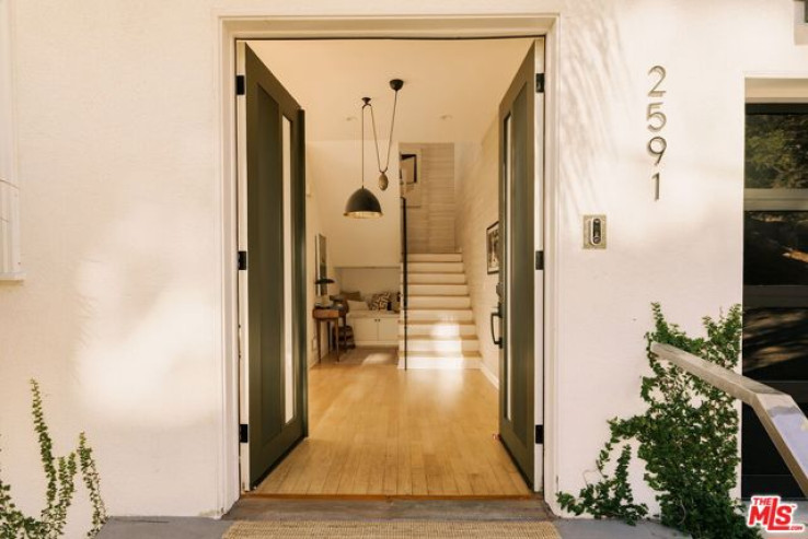 5 Bed Home for Sale in Los Angeles, California