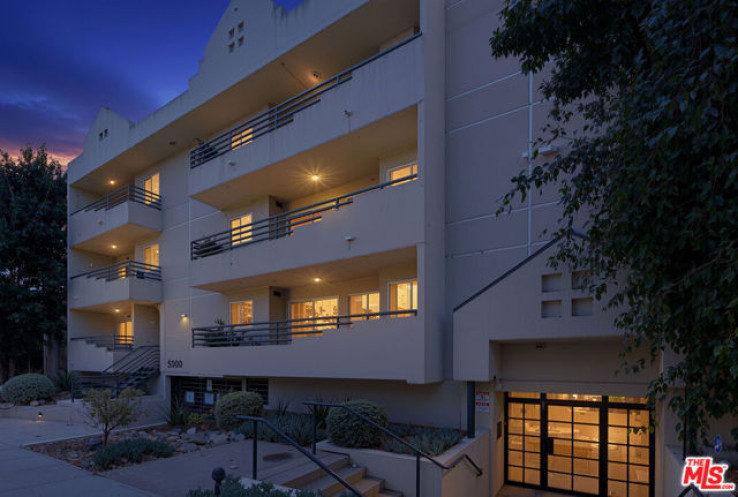 2 Bed Home for Sale in Sherman Oaks, California