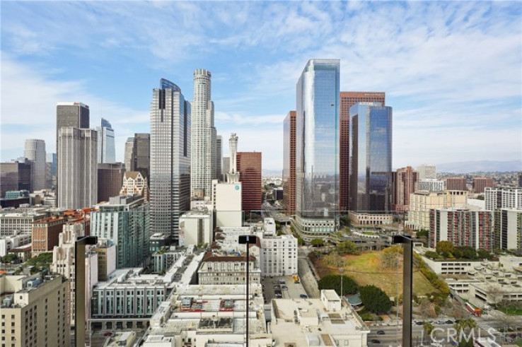 1 Bed Home for Sale in Los Angeles, California