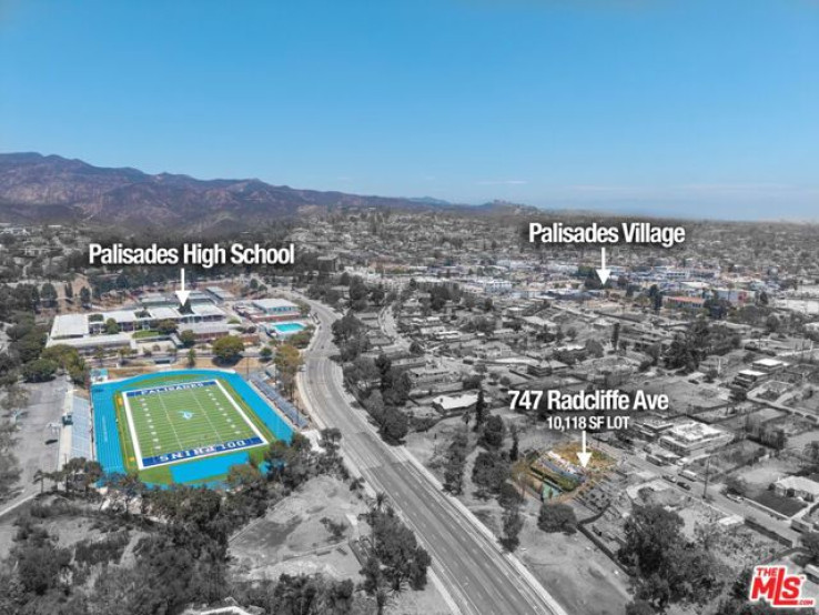 Land in Pacific Palisades