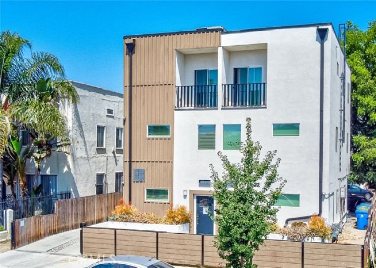  Income Home for Sale in Los Angeles, California