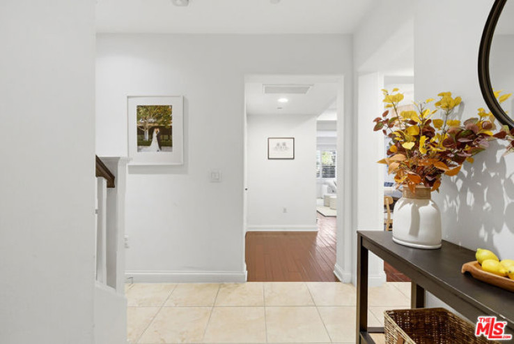 Residential Home in Playa Vista